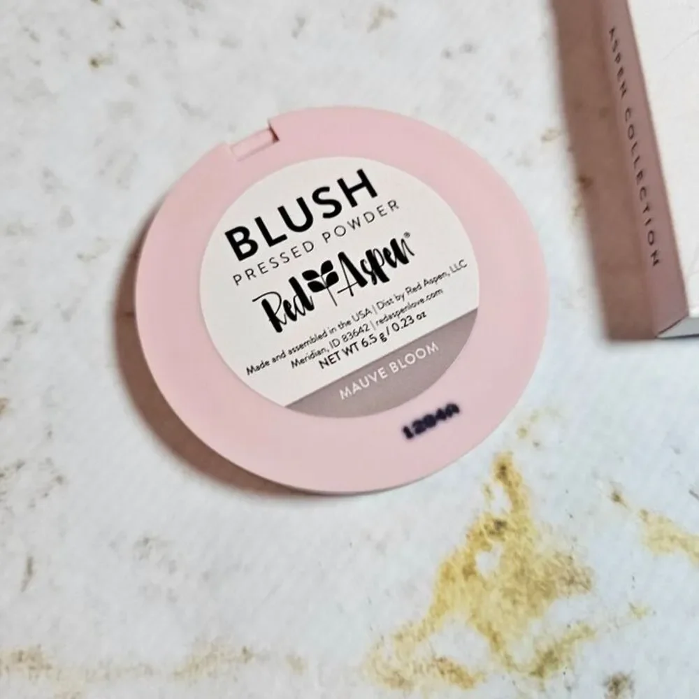 NEW Red Aspen Blush Mauve Bloom Lightweight Creamy Powder Long Lasting